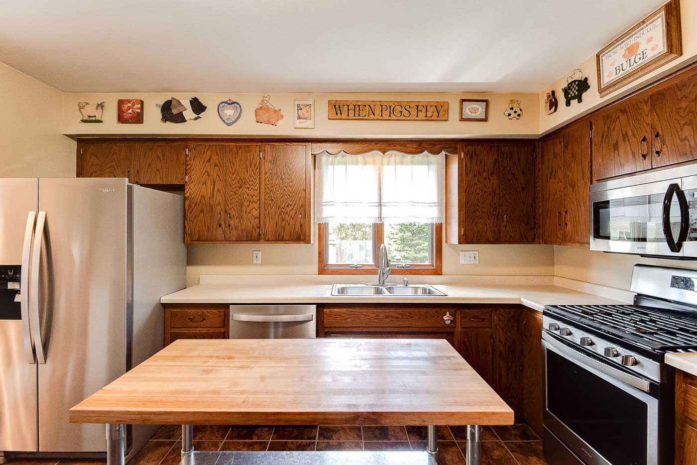 dated kitchen cabinets